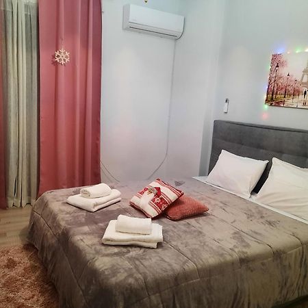 Villys Apartment Каламата Екстериор снимка